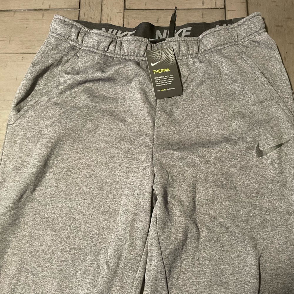 Nike therma Large Men’s Long Training Pants